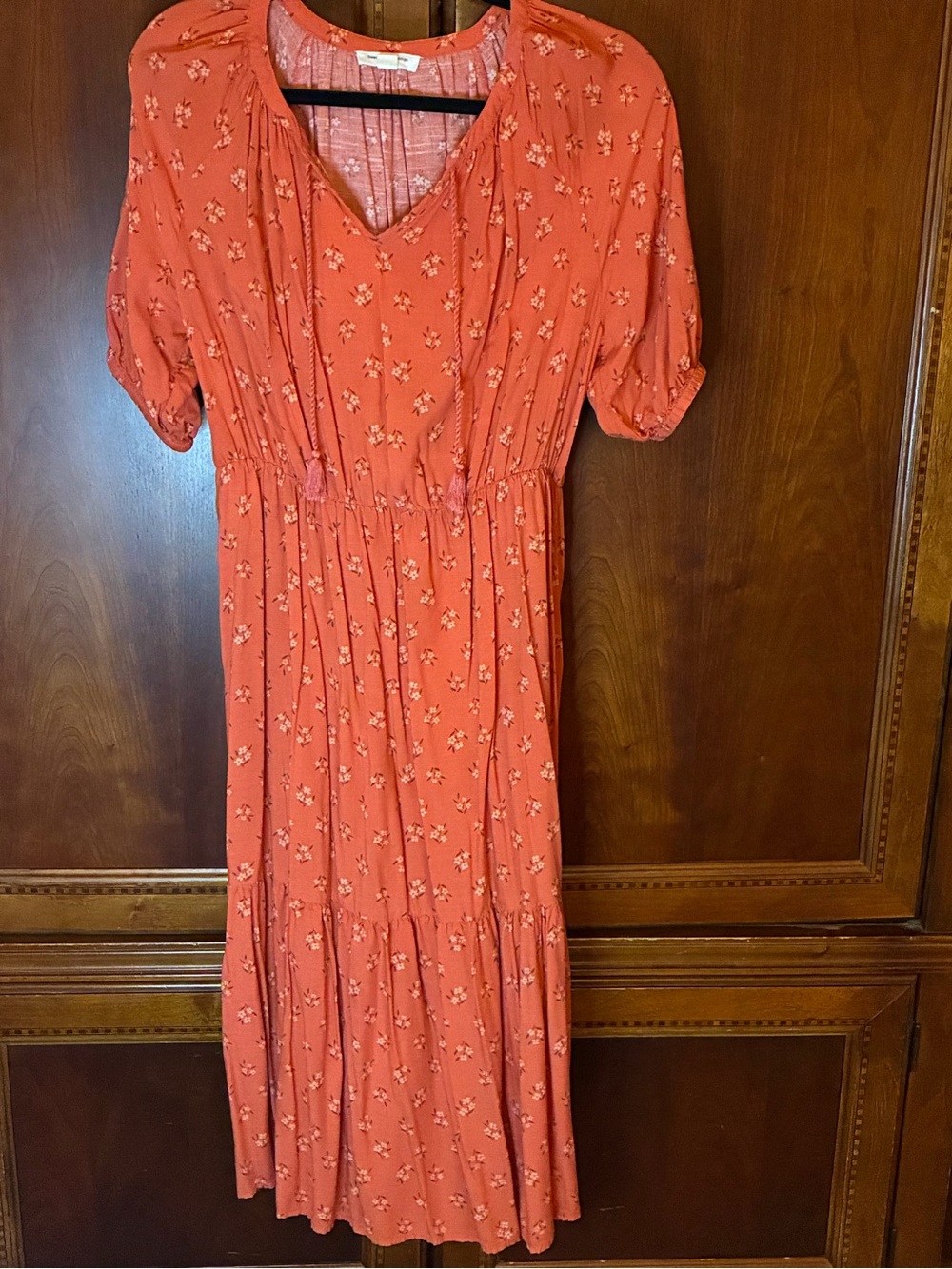 beachlunchlounge Coral Floral Midi Dress with V-Neck